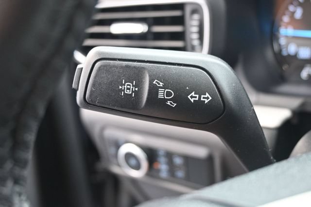 Used 2023 Ford Explorer XLT w/ Equipment Group 202A AWD/4WD image 18