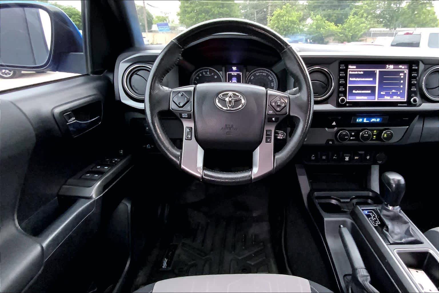 Used 2021 Toyota Tacoma TRD Sport w/ Technology Package RWD image 4