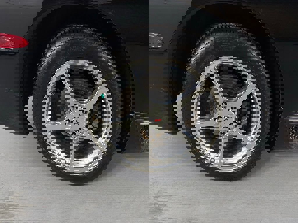 Used 2003 Chevrolet Corvette Convertible w/ Preferred Equipment Group1 image 16