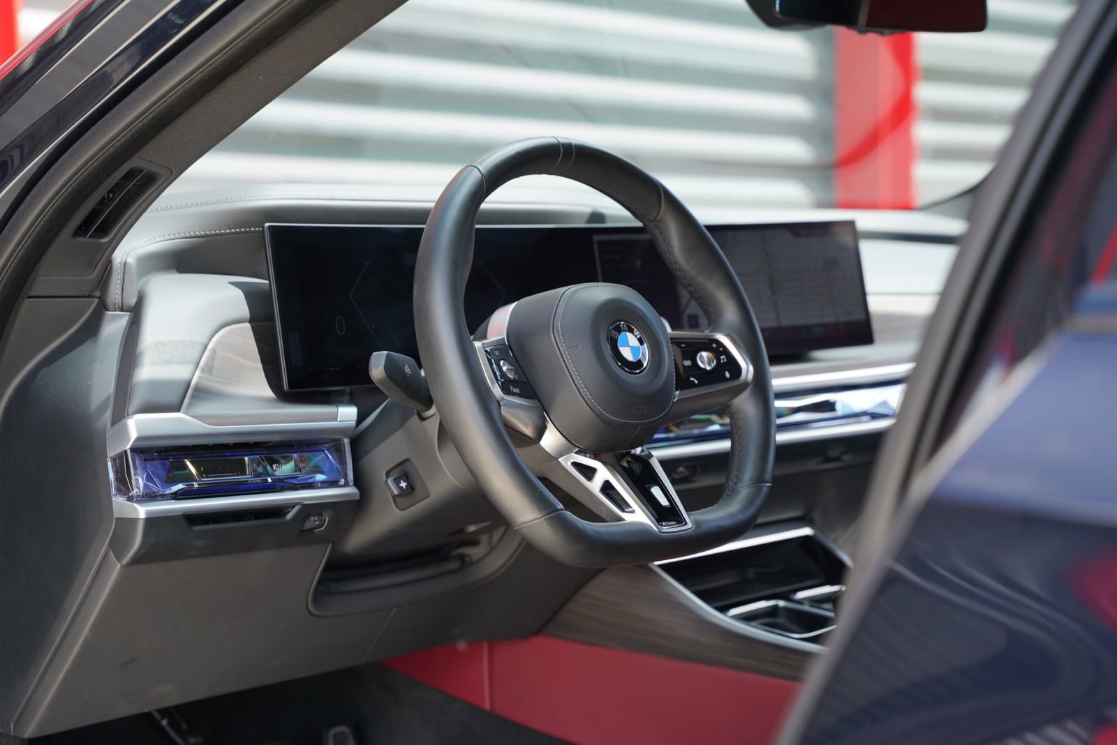 Used 2023 BMW 740i image 7