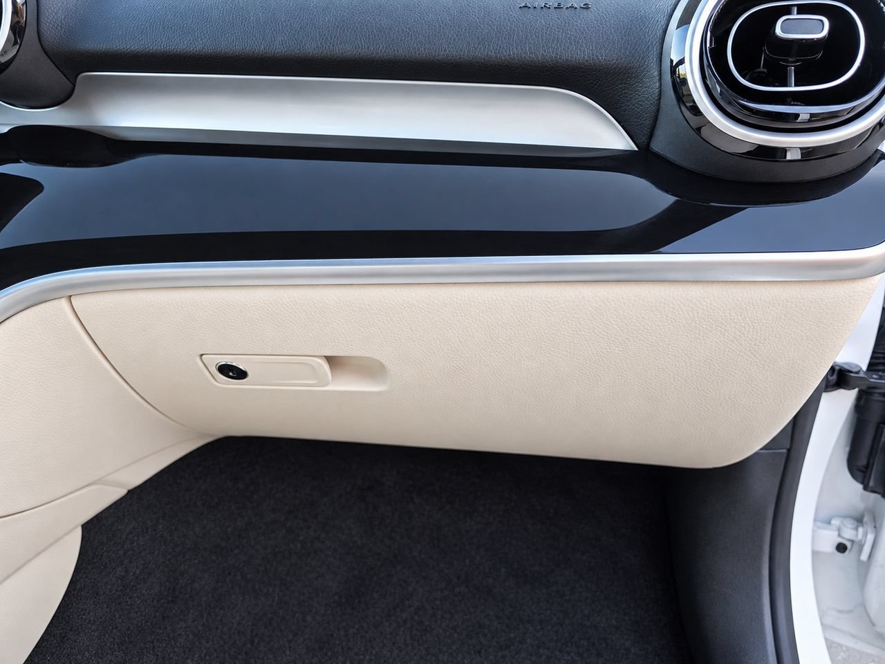 New 2026 Mercedes-Benz C 300 4MATIC Sedan image 34