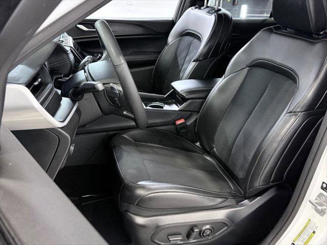 Certified 2024 Jeep Grand Cherokee Altitude image 23