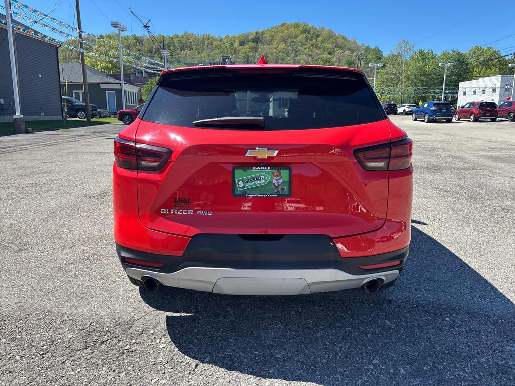 Used 2025 Chevrolet Blazer LT AWD/4WD image 4