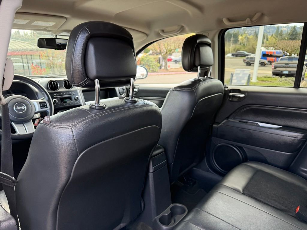 Used 2016 Jeep Compass Latitude image 30