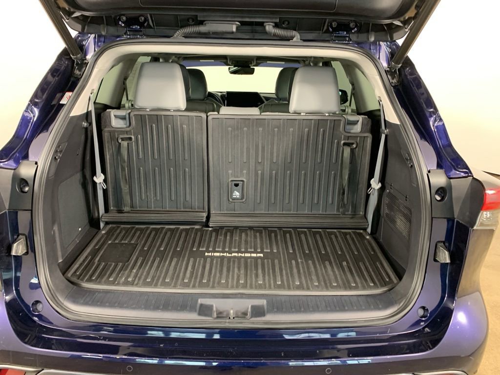 Used 2023 Toyota Highlander Limited AWD/4WD image 14