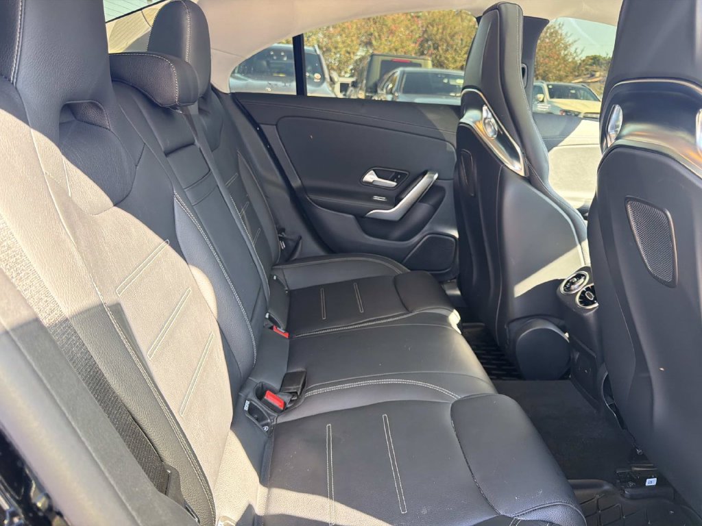 Used 2022 Mercedes-Benz CLA 35 AMG 4MATIC image 9