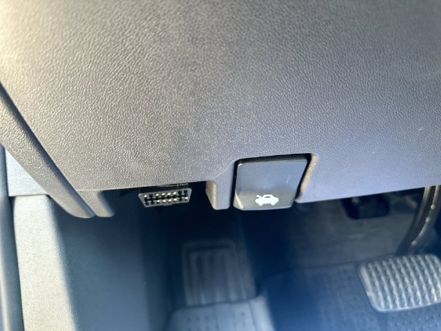Used 2024 Chevrolet Equinox LT w/ LPO, Floor Liner Package FWD image 56