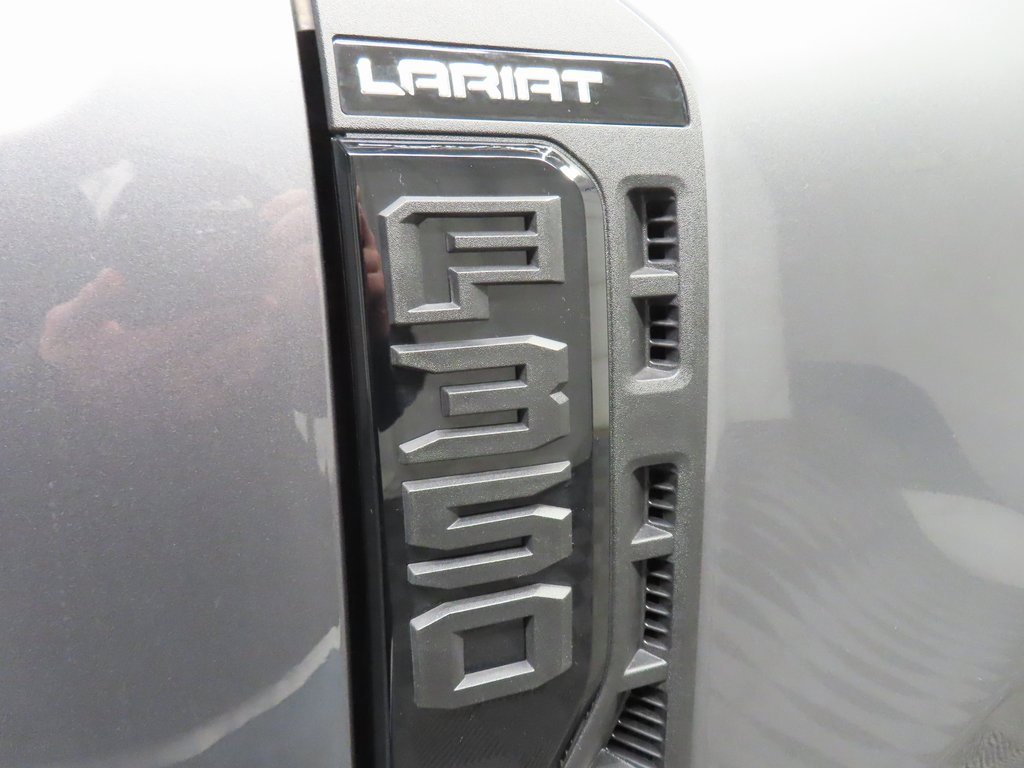 Used 2025 Ford F350 Lariat w/ Black Appearance Package image 58
