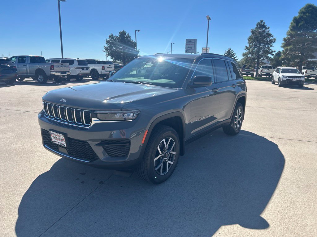 New 2027 Jeep Grand Cherokee Laredo X