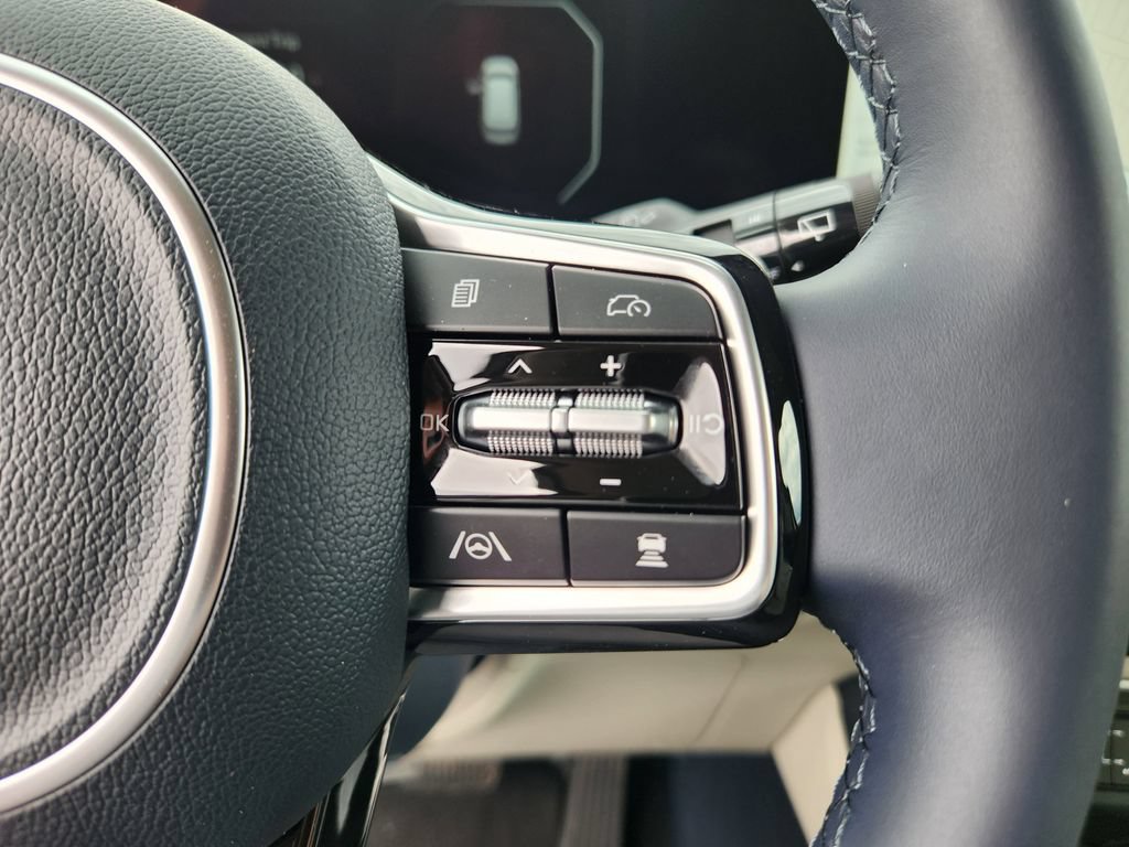 New 2026 Kia Carnival SX w/ SX Dark Edition Package FWD image 12
