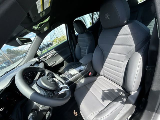 New 2026 Alfa Romeo Tonale w/ Black Premium Package image 11