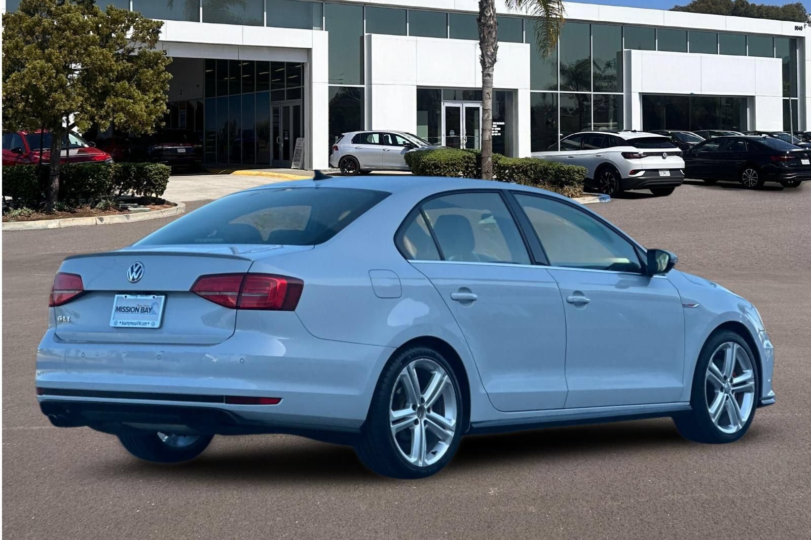 Used 2017 Volkswagen Jetta GLI FWD image 3