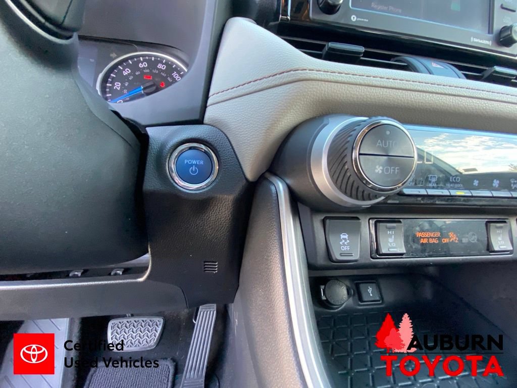 Certified 2021 Toyota RAV4 XLE w/ Convenience Package AWD/4WD image 41