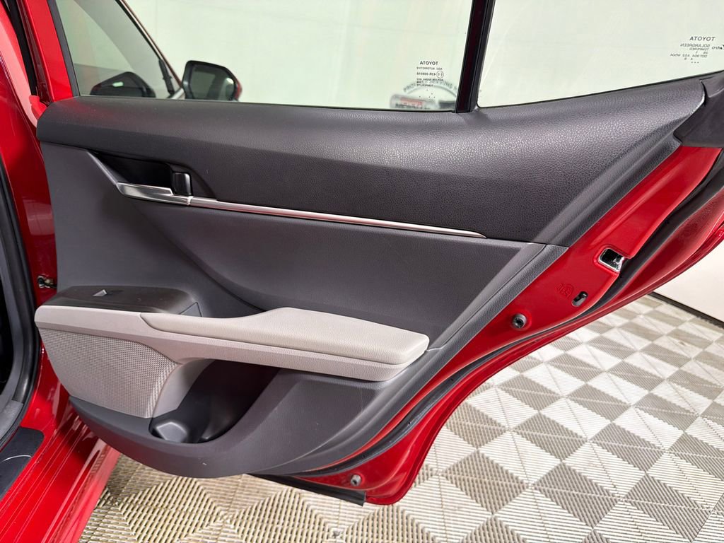 Used 2022 Toyota Camry SE w/ Audio Upgrade Package FWD image 17