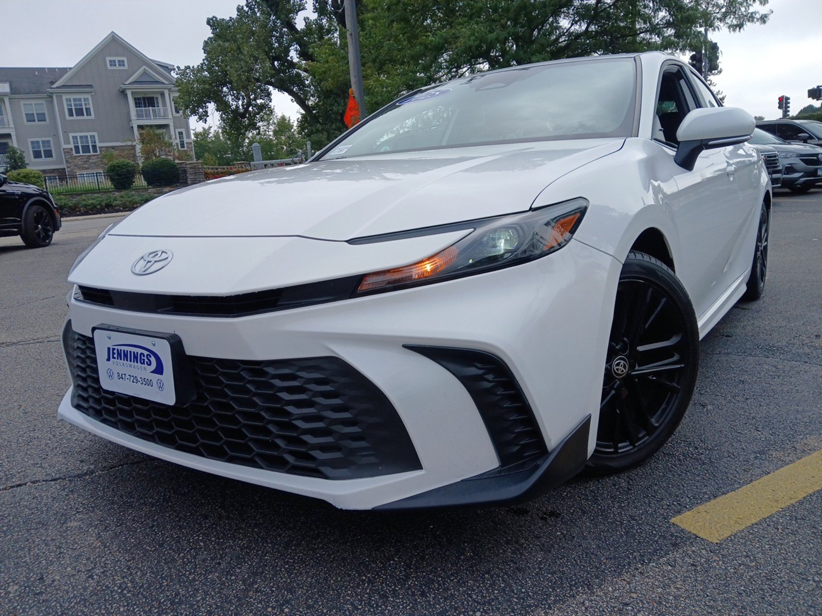 Used 2025 Toyota Camry SE FWD image 29