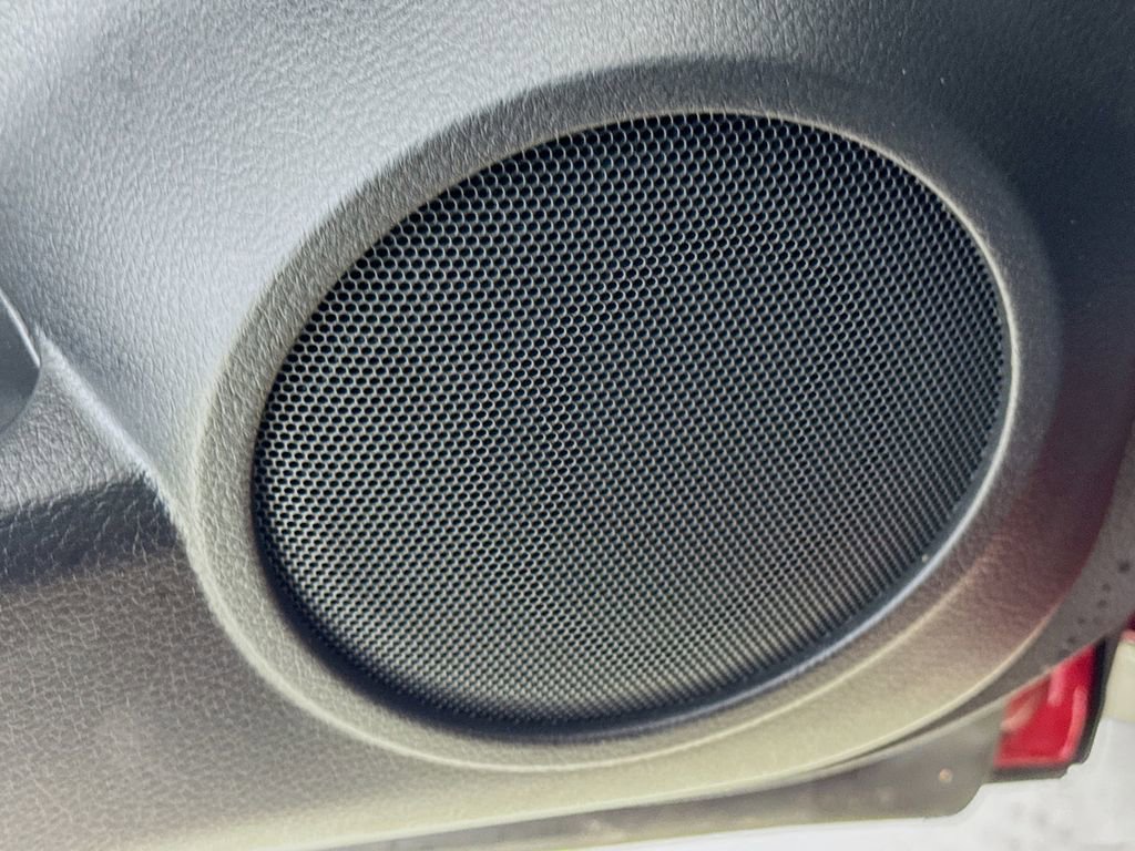 Used 2020 Nissan Rogue Sport S image 23