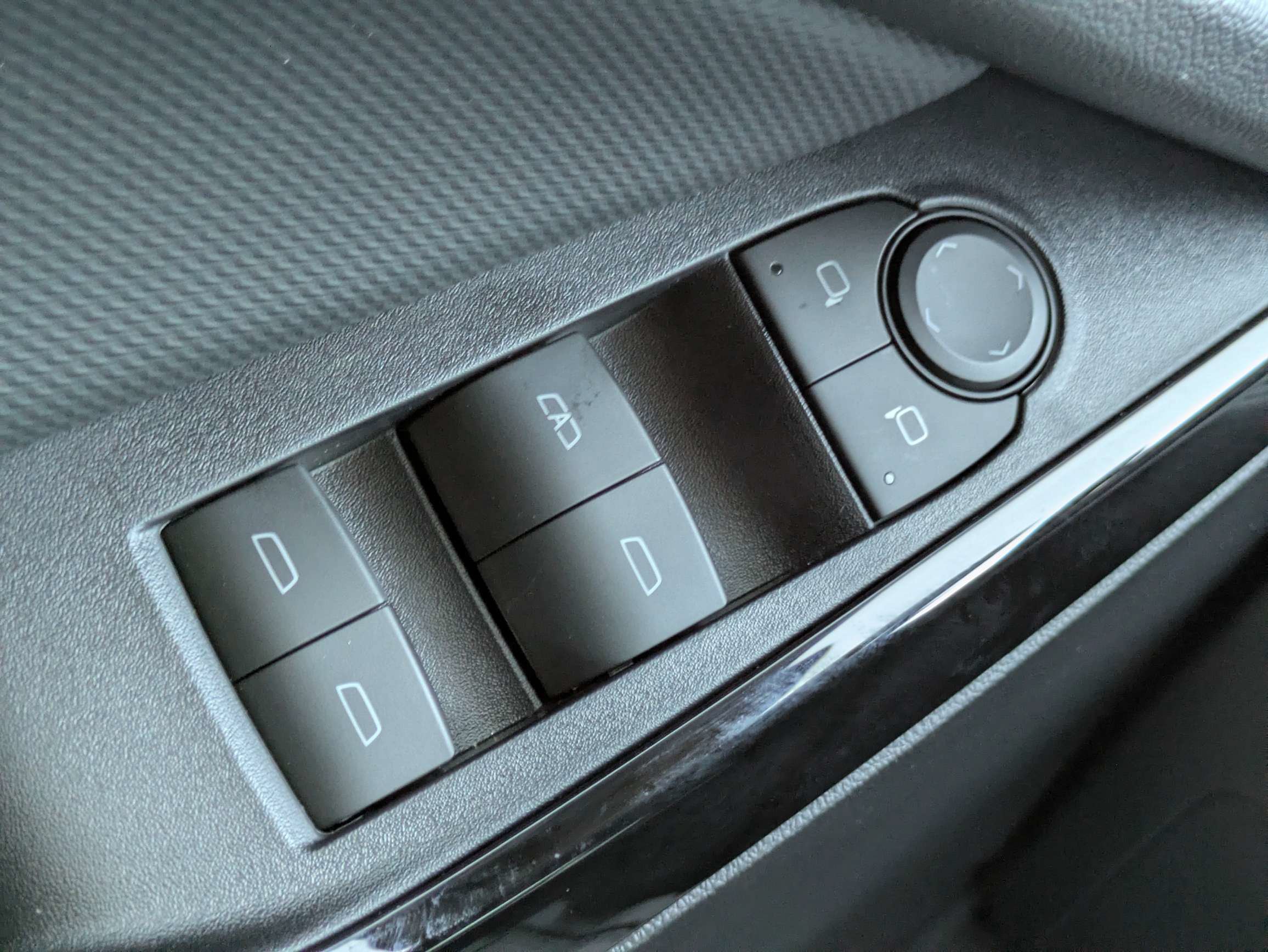 New 2027 Chevrolet Equinox LT w/ Convenience Package II FWD image 15