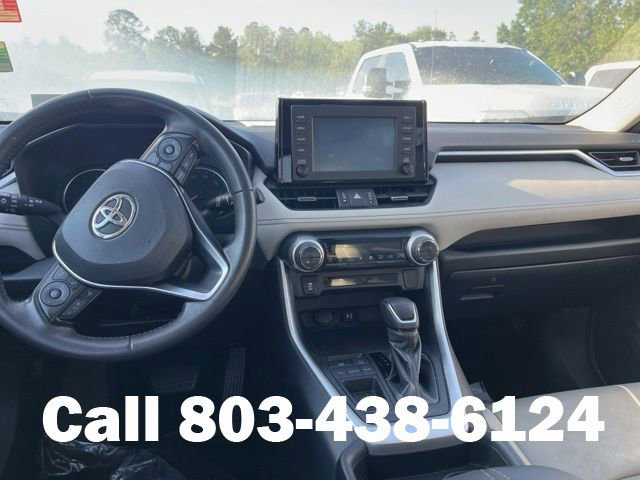 Used 2019 Toyota RAV4 XLE Premium FWD image 10