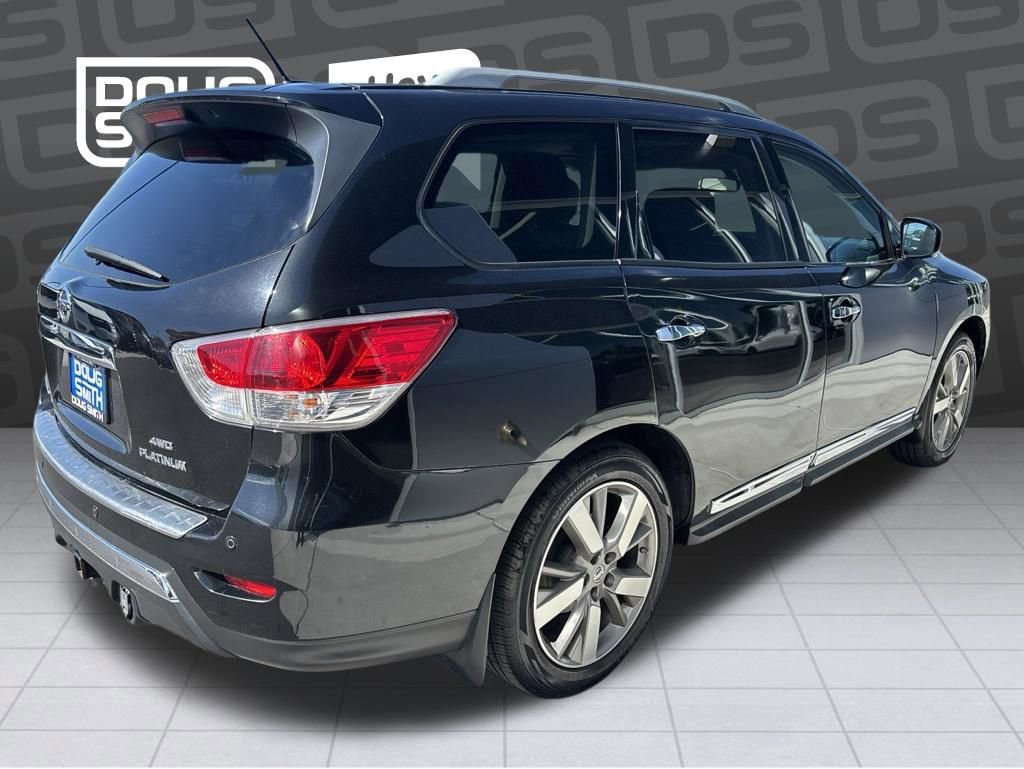 Used 2016 Nissan Pathfinder Platinum w/ Family Entertainment Package AWD/4WD image 4