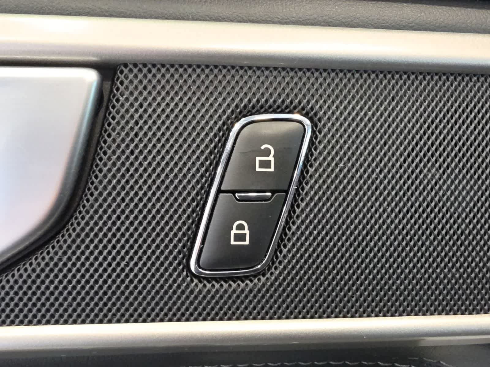 Used 2024 Ford Explorer XLT w/ Equipment Group 202A AWD/4WD image 19