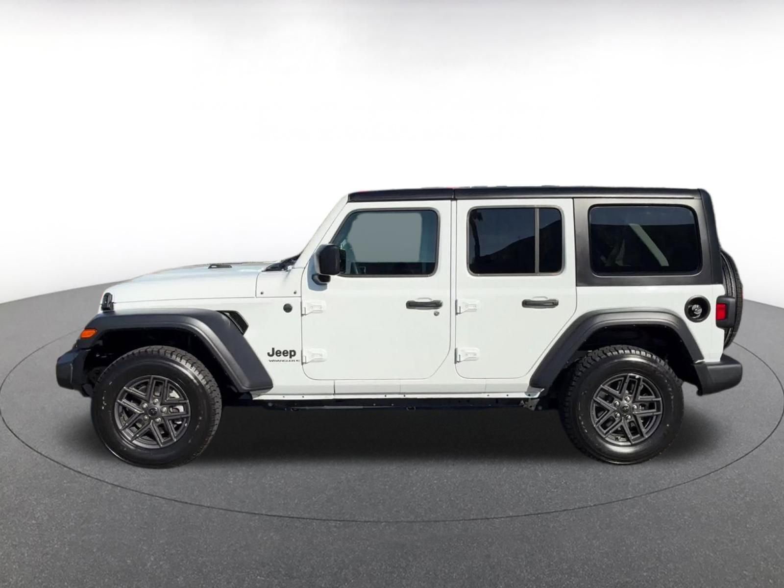 Used 2025 Jeep Wrangler Sport S image 9