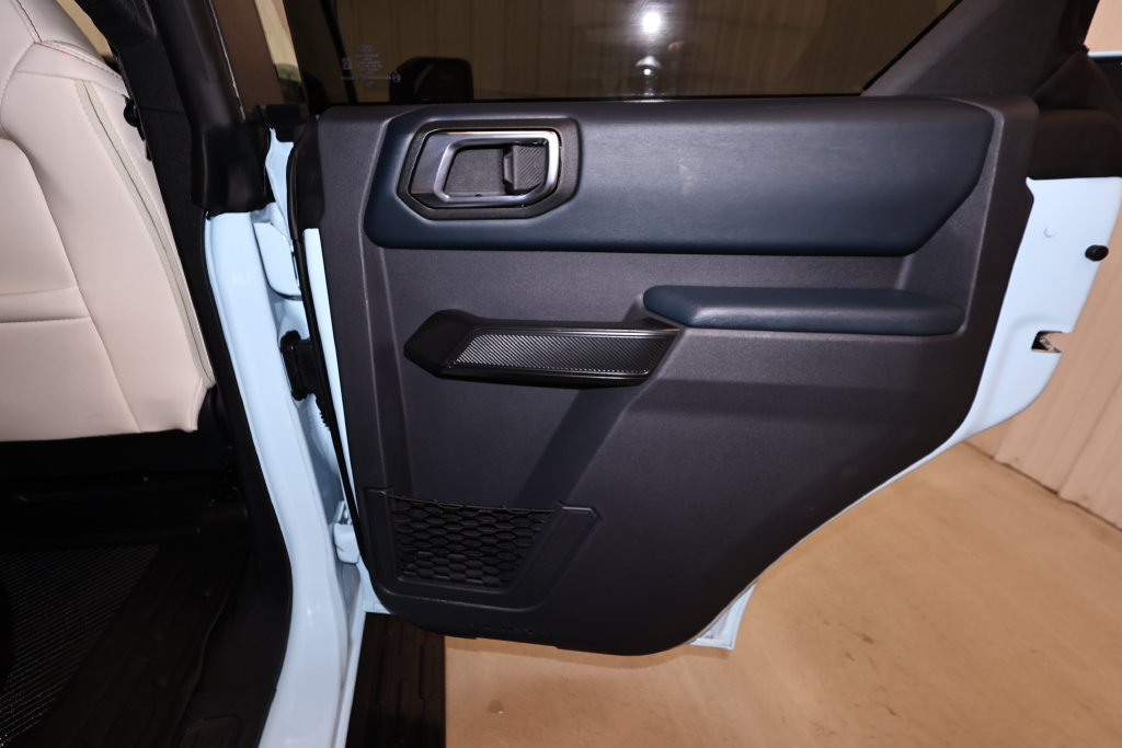 Used 2025 Ford Bronco Heritage Edition AWD/4WD image 15