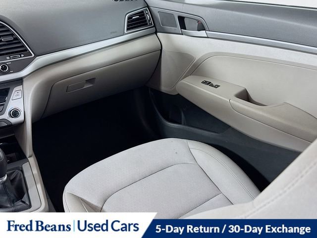 Used 2017 Hyundai Elantra SE image 21
