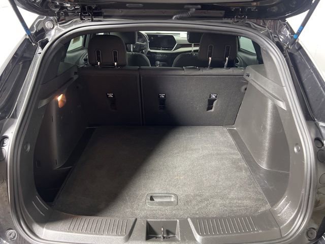 Used 2024 Chevrolet Trax RS image 7