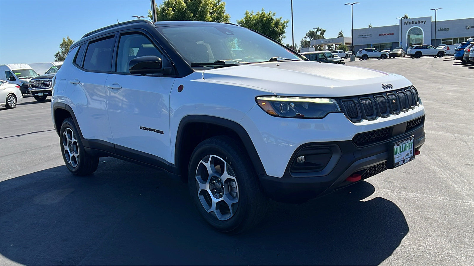 Used 2022 Jeep Compass Trailhawk w/ Trailhawk Elite Group AWD/4WD image 1