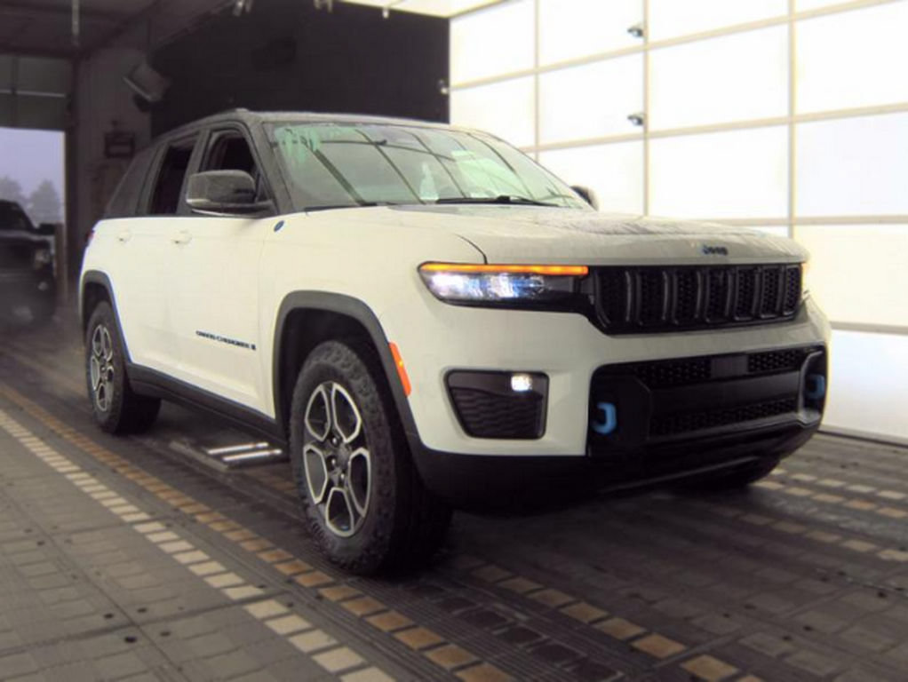 Used 2023 Jeep Grand Cherokee Trailhawk AWD/4WD image 4