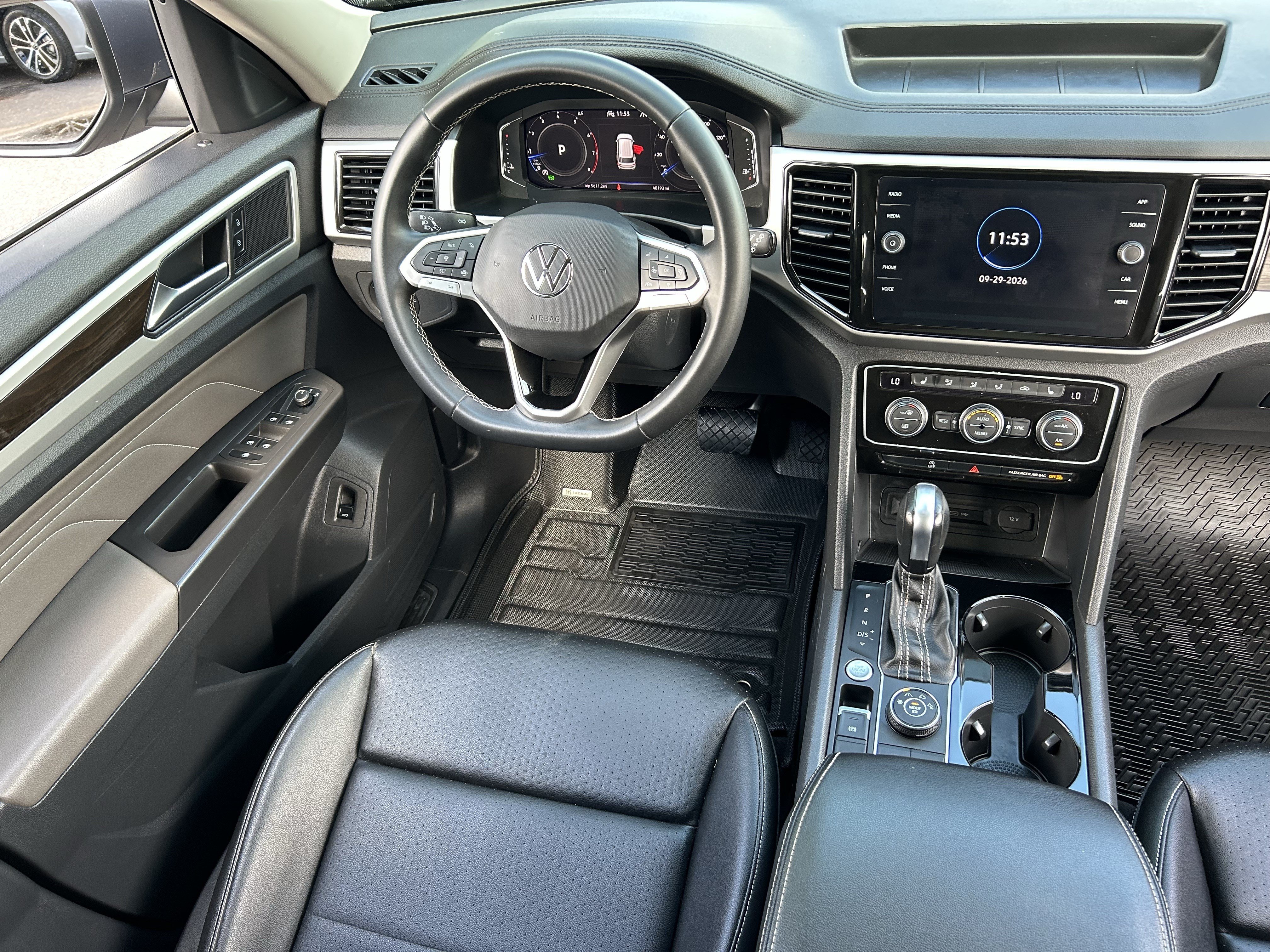 Used 2023 Volkswagen Atlas SE w/ Panoramic Sunroof Package AWD/4WD image 13