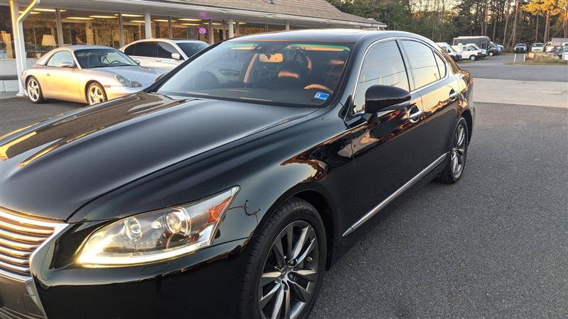 Used 2013 Lexus LS 460 AWD w/ Comfort Pkg image 12
