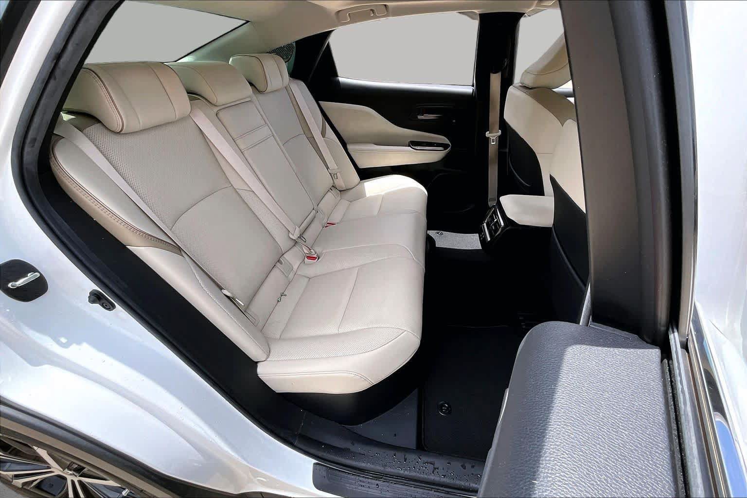 Used 2024 Toyota Crown AWD/4WD image 19
