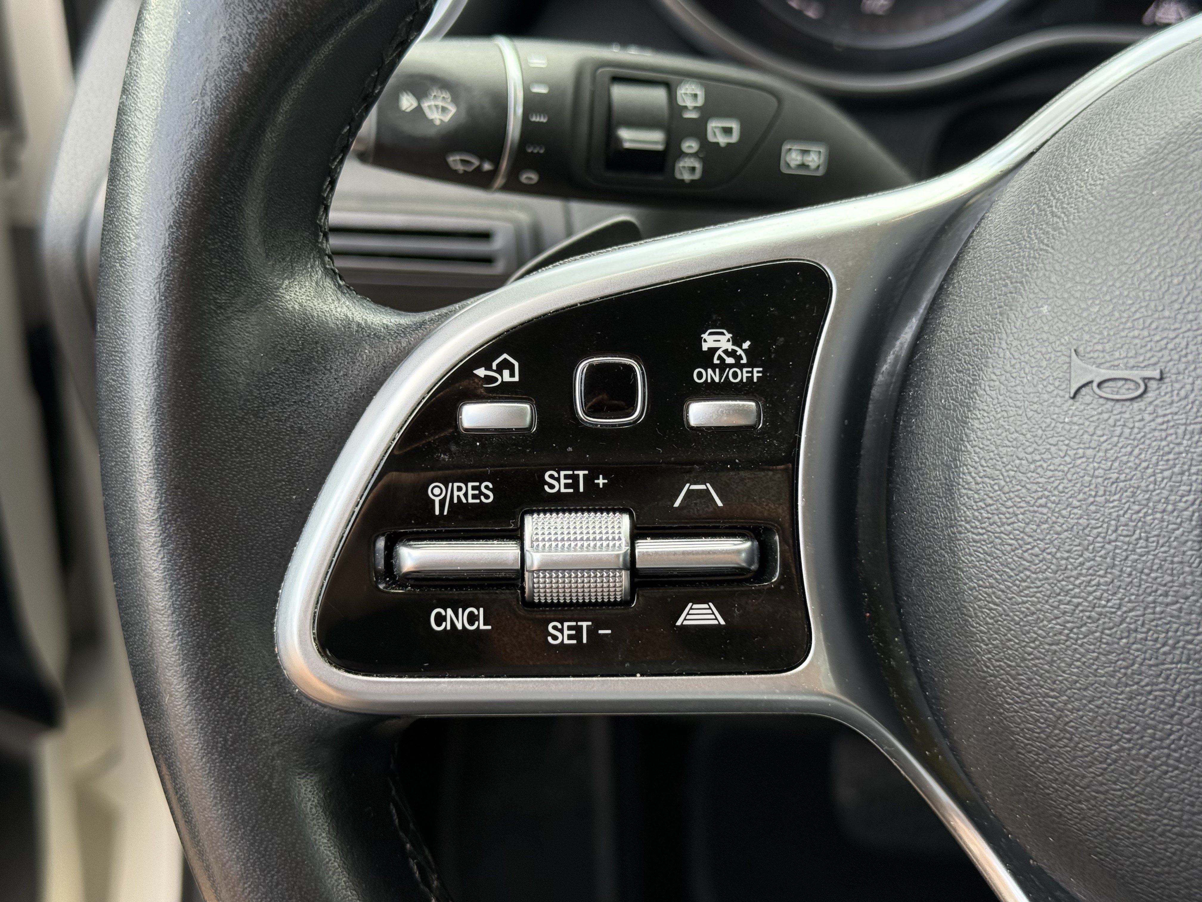 Used 2021 Mercedes-Benz GLC 300 4MATIC image 15
