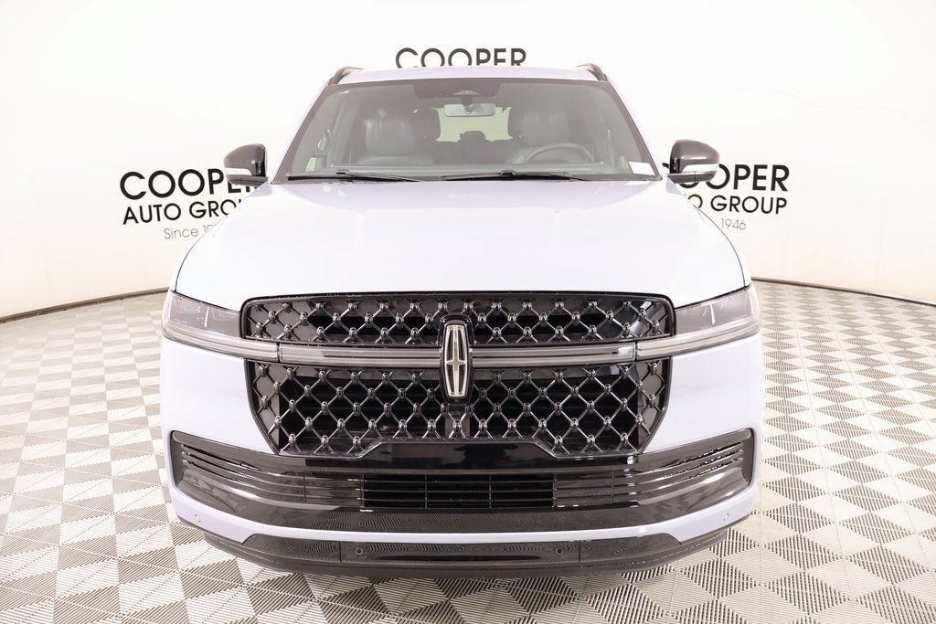 New 2025 Lincoln Navigator Reserve w/ Jet Appearance Package AWD/4WD image 9
