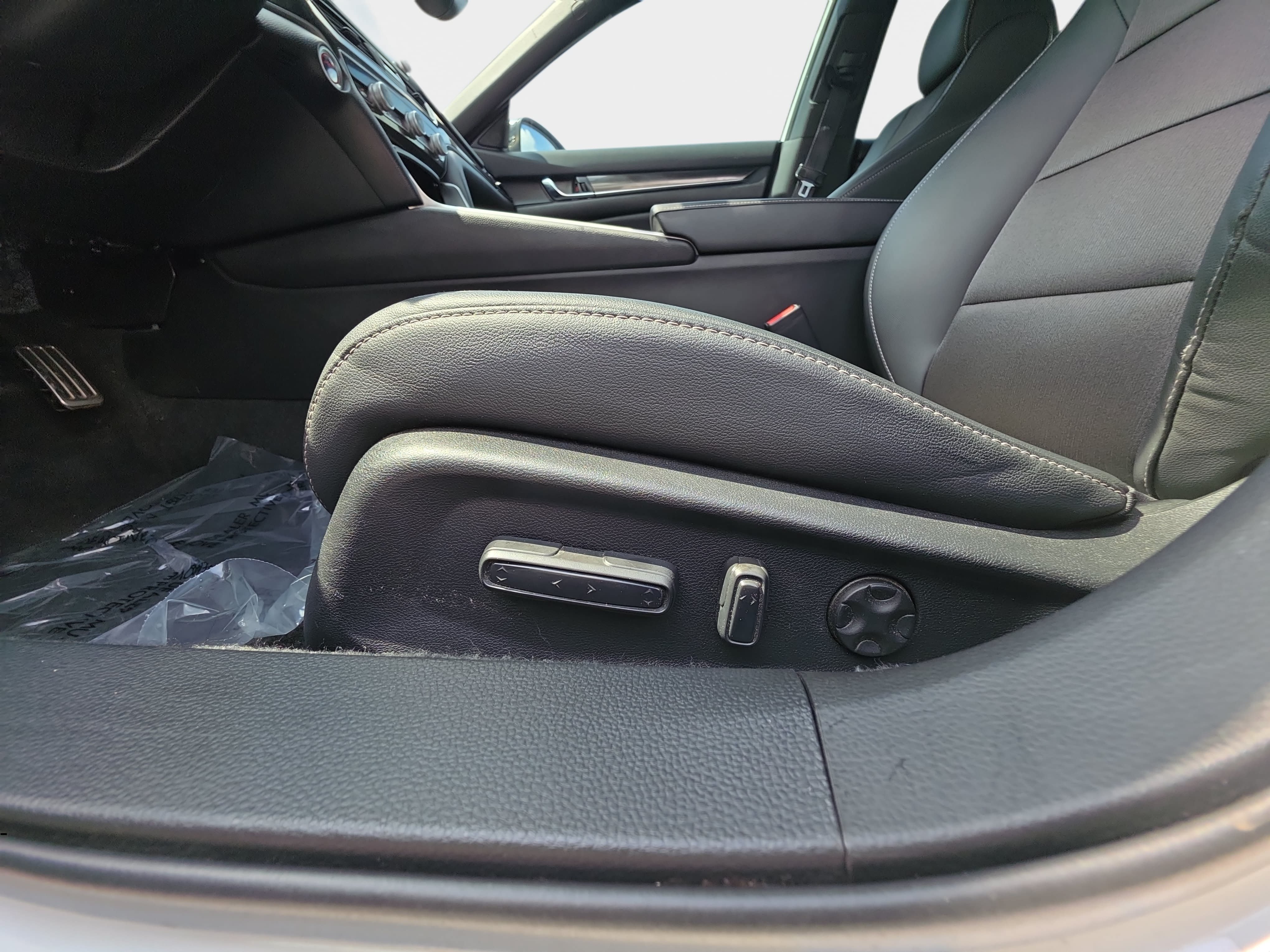 Used 2022 Honda Accord Sport image 29