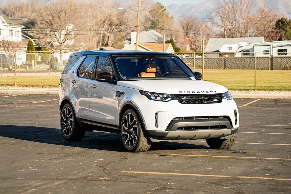 Used 2020 Land Rover Discovery HSE Luxury image 3