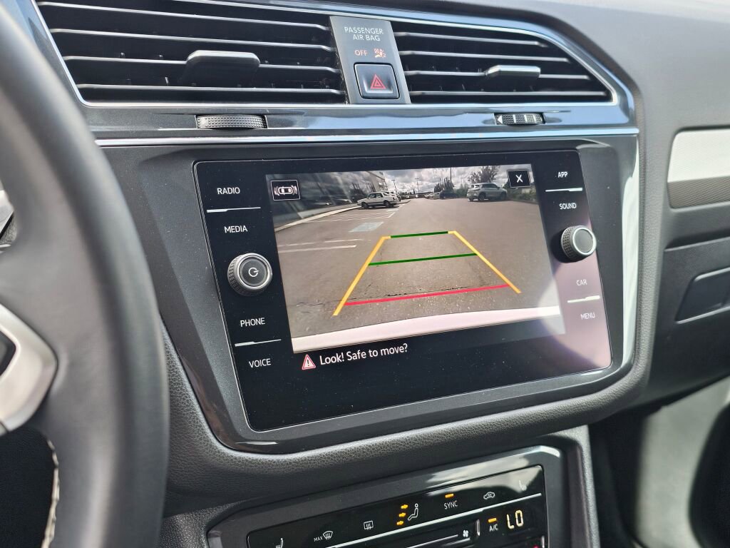 Used 2022 Volkswagen Tiguan SE image 35