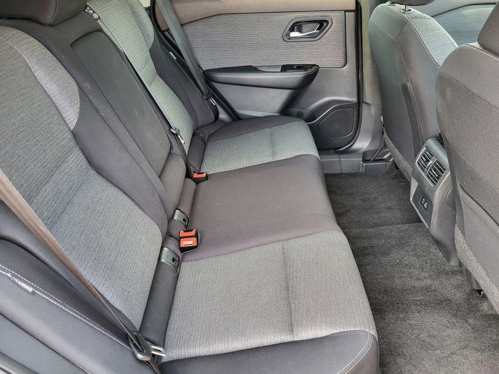 Used 2023 Nissan Rogue SV image 21