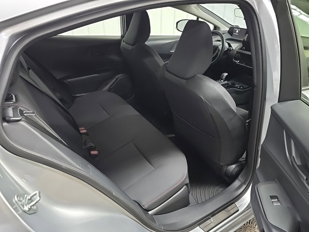 Used 2025 Toyota Prius Plug-In Hybrid image 17