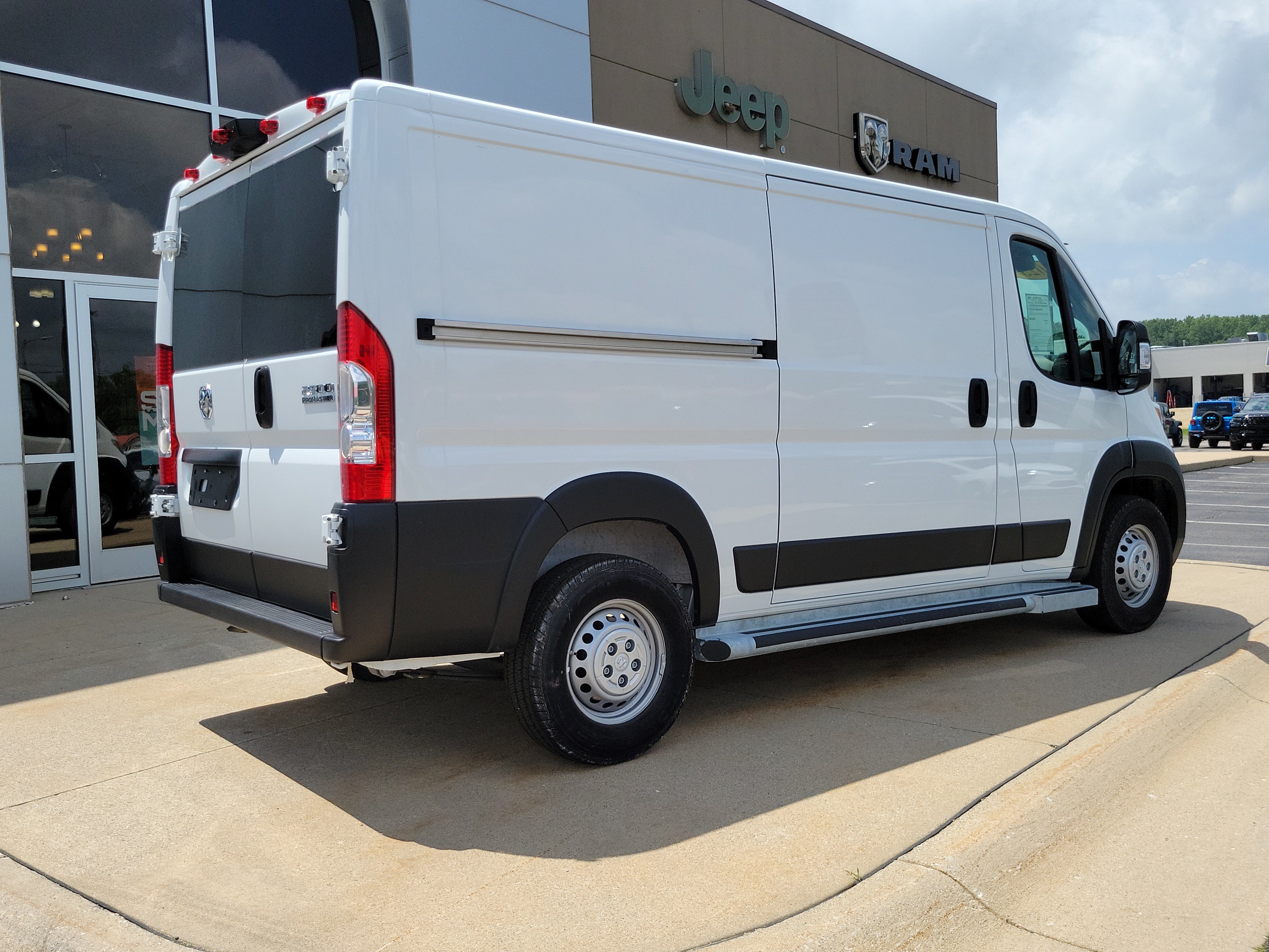 Used 2026 RAM ProMaster 3500 w/ Quick Order Package 22H SLT+ FWD image 4