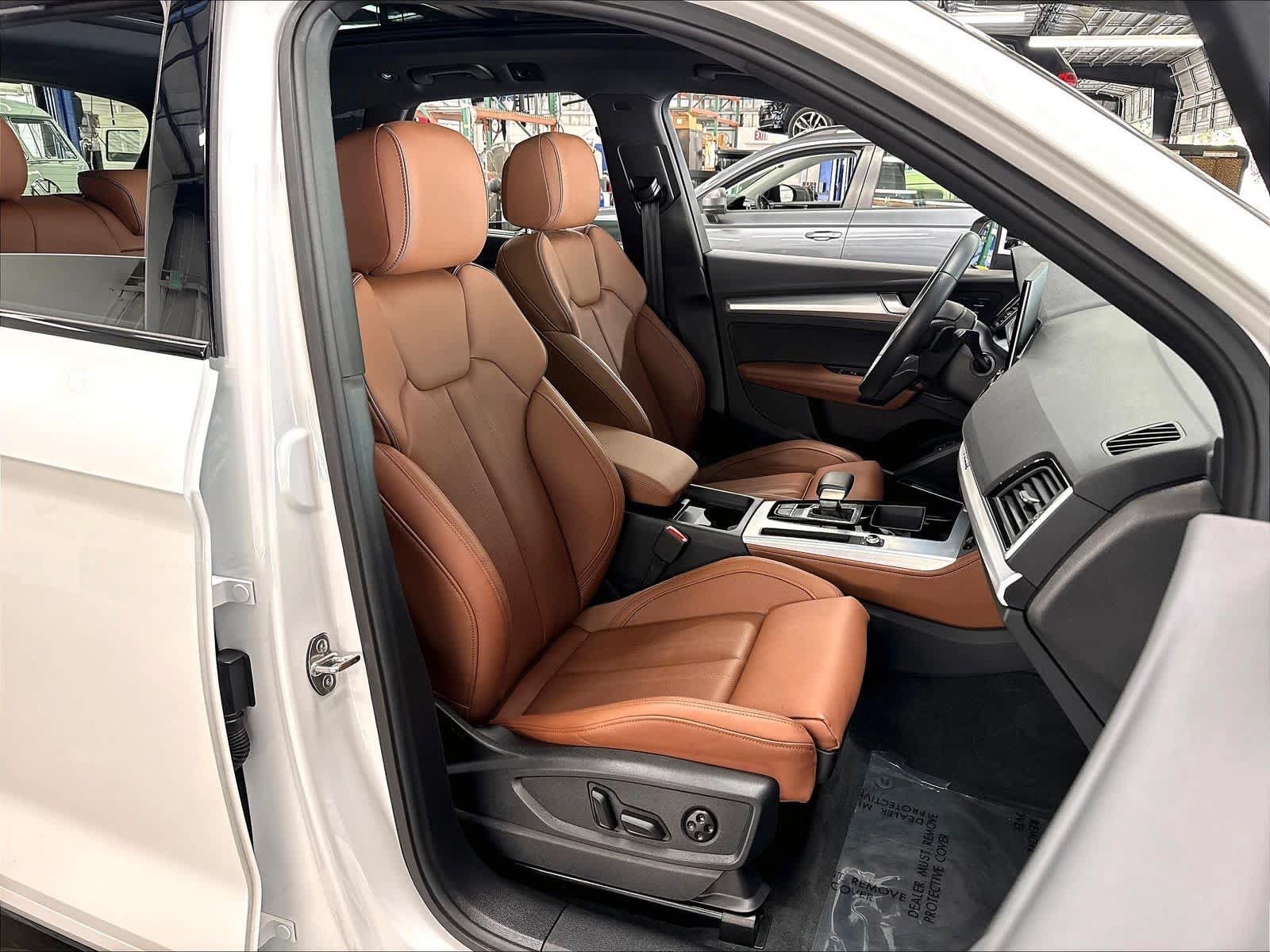 Used 2024 Audi Q5 2.0T Premium Plus w/ Premium Plus Package AWD/4WD image 33