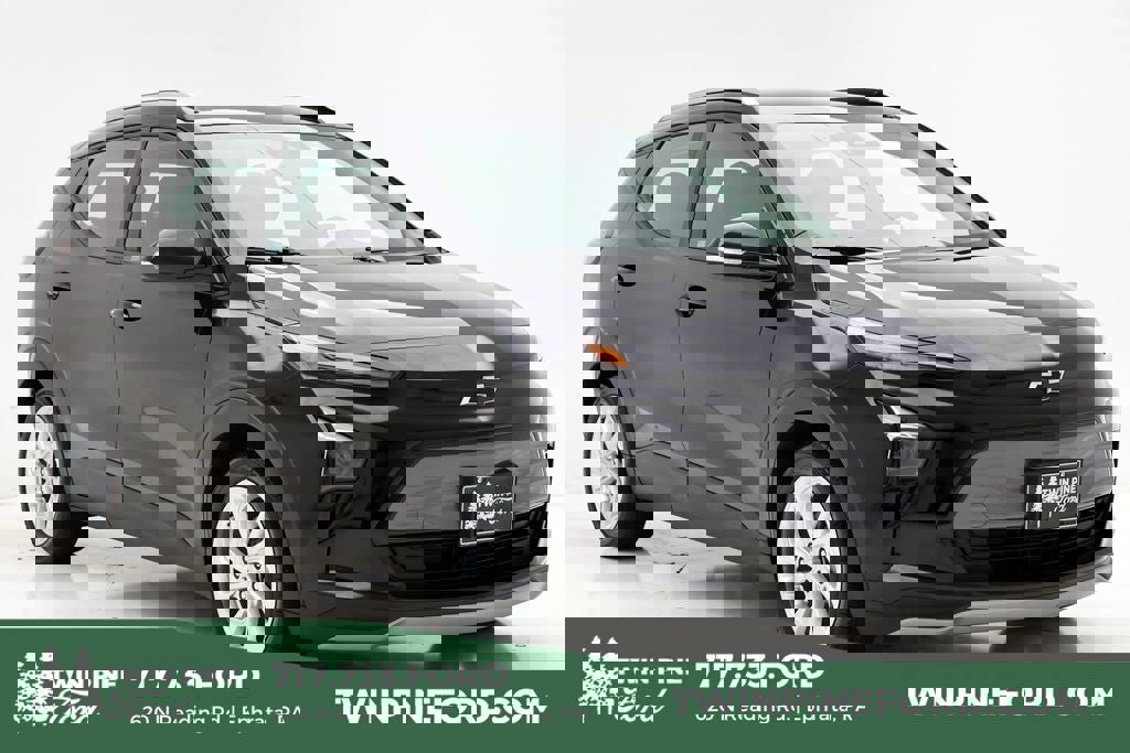 Used 2023 Chevrolet Bolt EUV LT w/ Comfort Package image 1