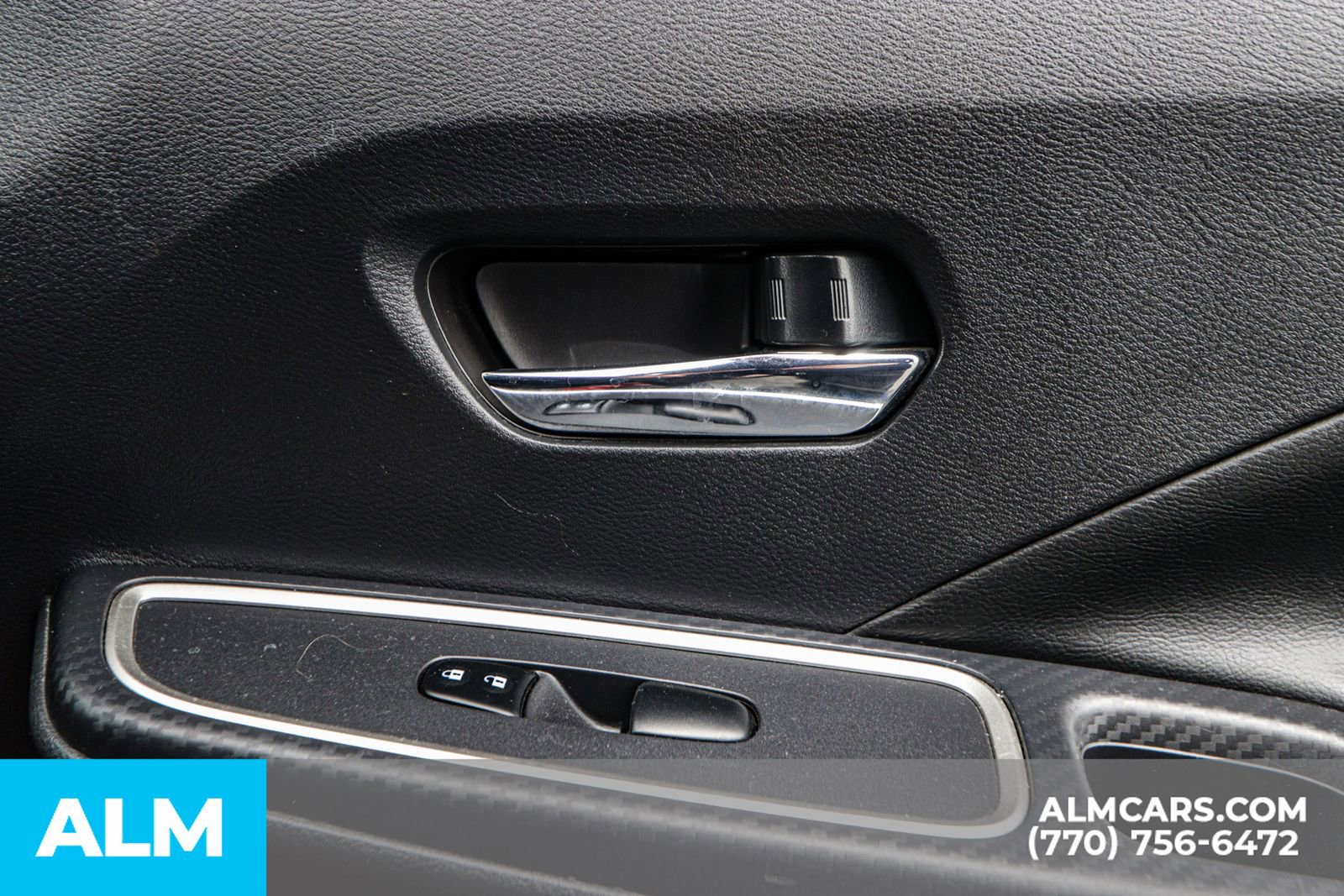 Used 2020 Nissan Versa SR w/ Convenience Package image 50