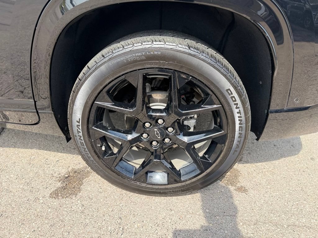 Used 2025 Chevrolet Traverse RS w/ LPO, Floor Liner Package FWD image 18