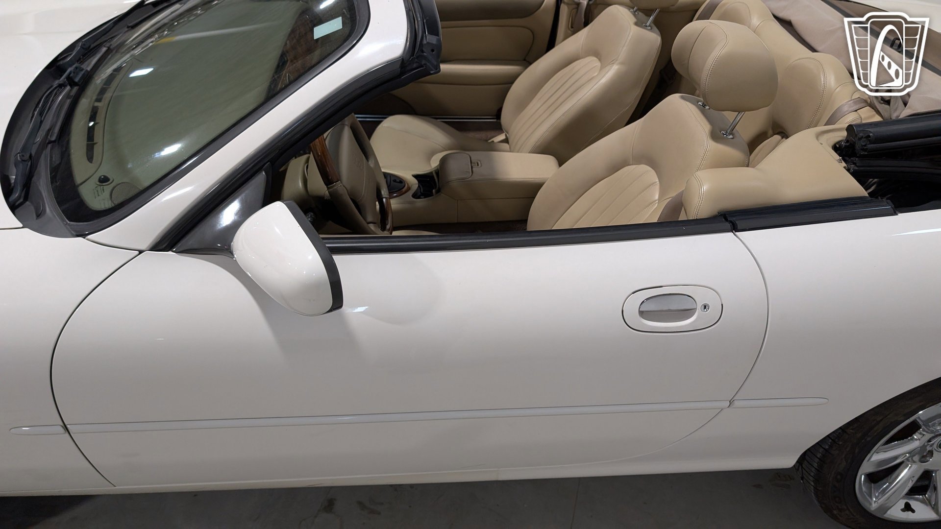 Used 2003 Jaguar XK8 Convertible image 29