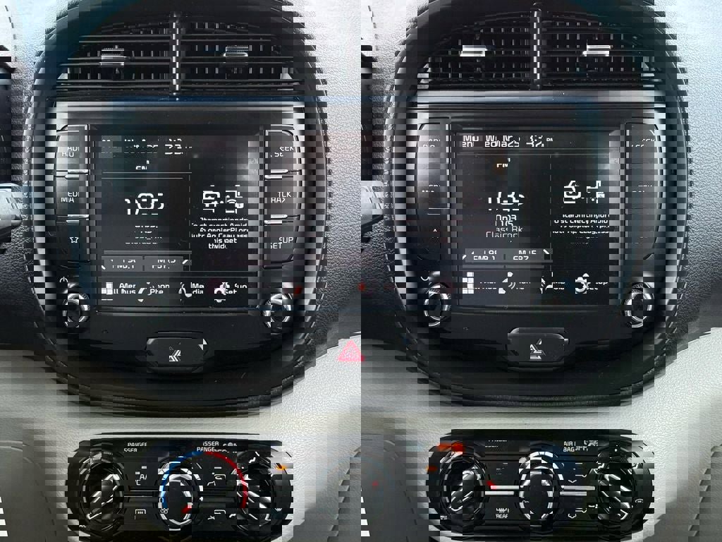 Used 2023 Kia Soul LX w/ LX Technology Package image 24