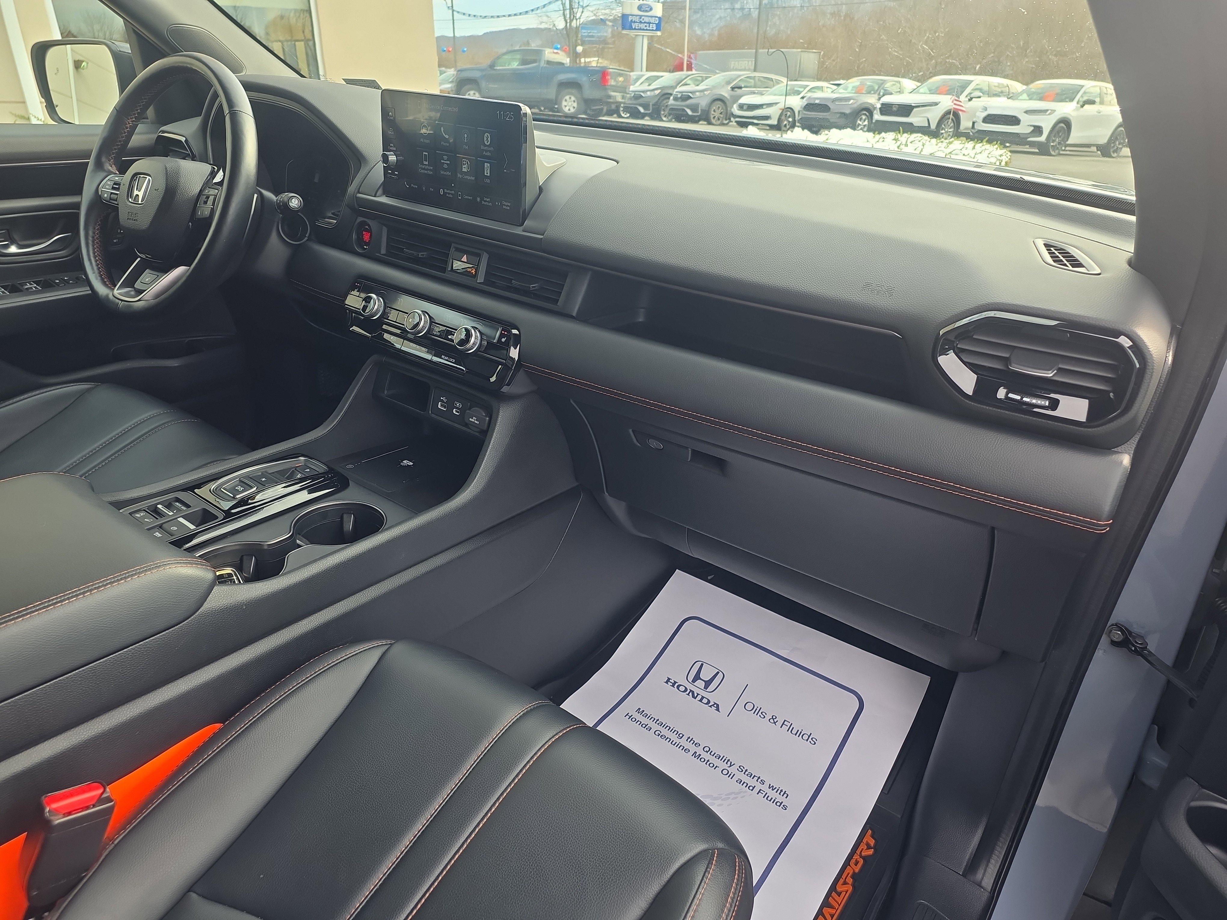 Used 2023 Honda Pilot TrailSport image 13