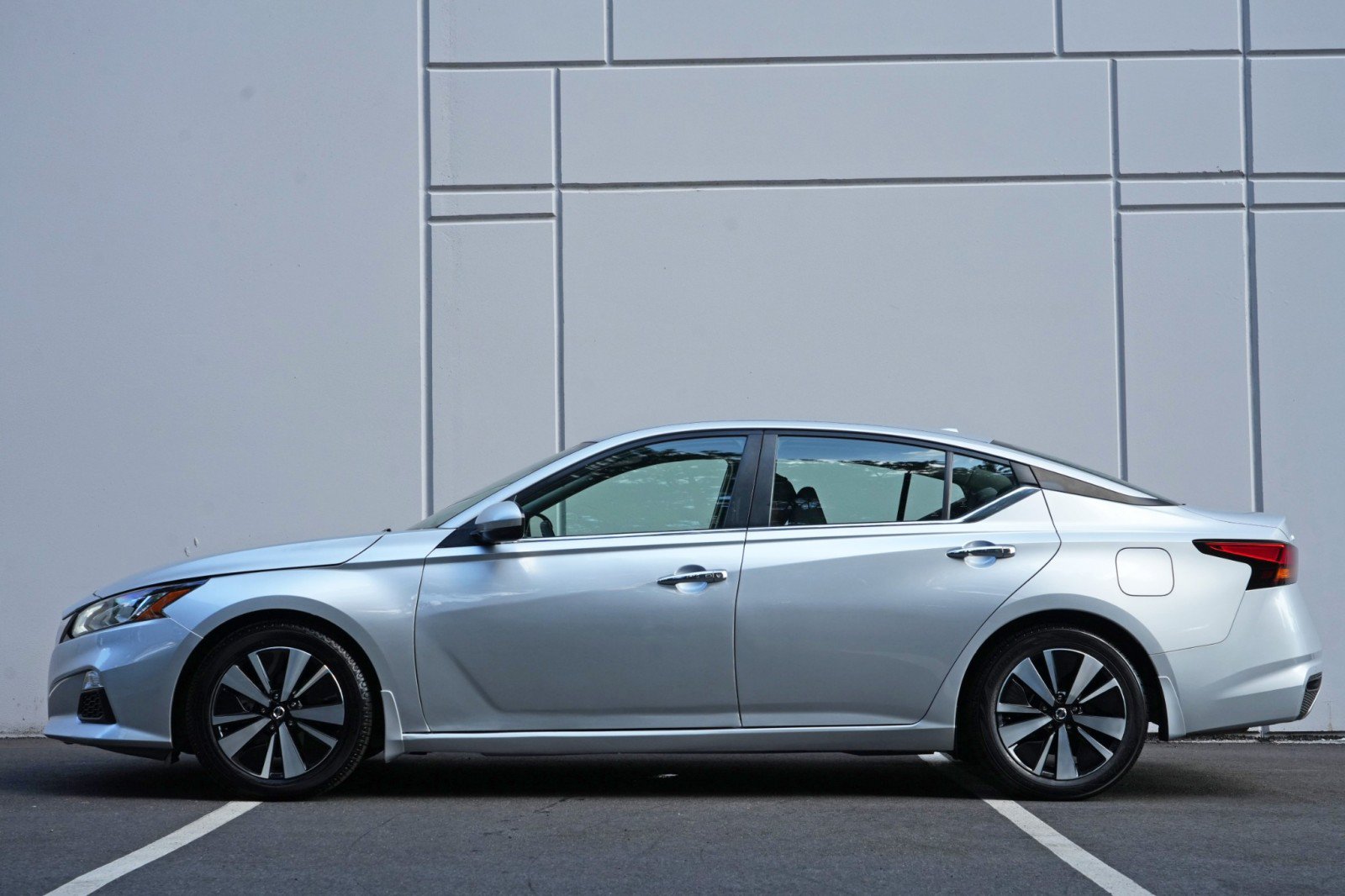 Used 2021 Nissan Altima 2.5 SV FWD image 8