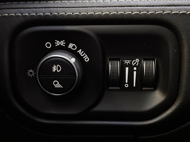 Used 2023 RAM 1500 Limited w/ Body Color Bumper Group image 28